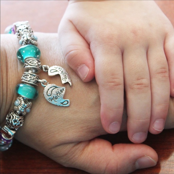 Mother Daughter Bracelet - Picture 2 of 3